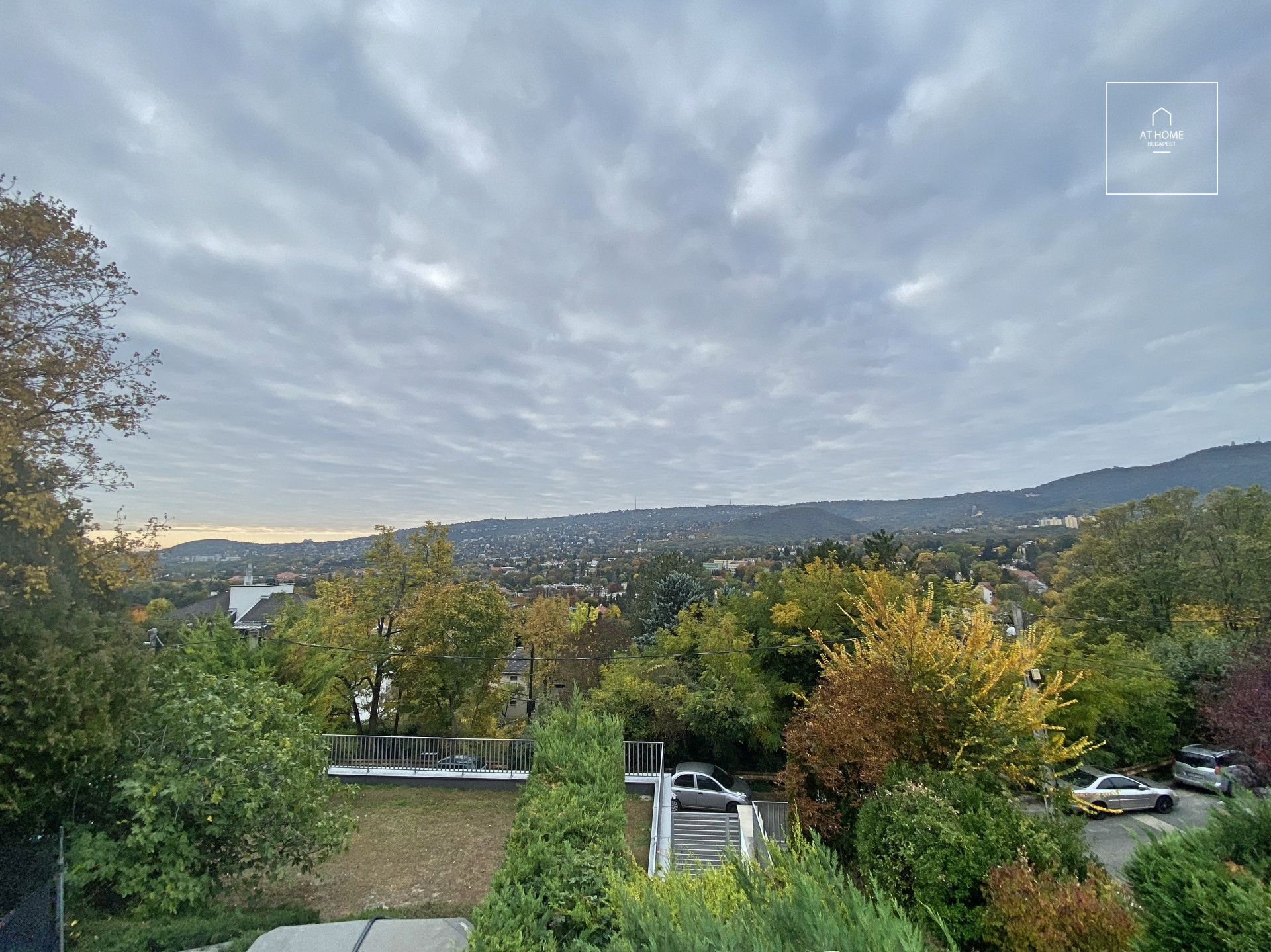 3 hálószobás panorámás duplex lakás kiadó a II. kerületben, Törökvész