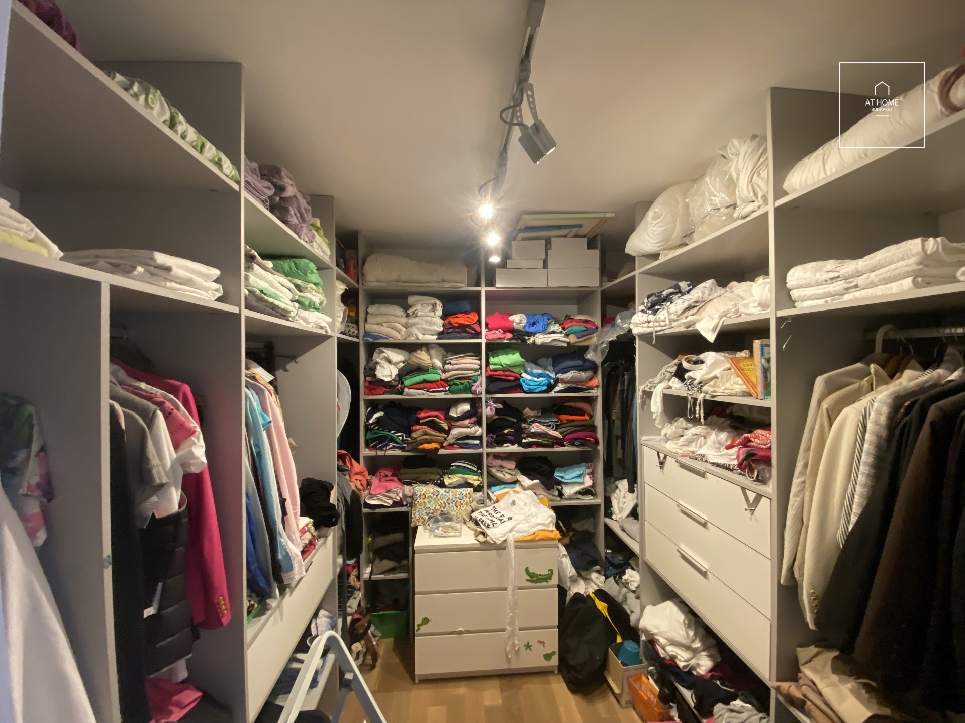 3 hálószobás panorámás duplex lakás kiadó a II. kerületben, Törökvész