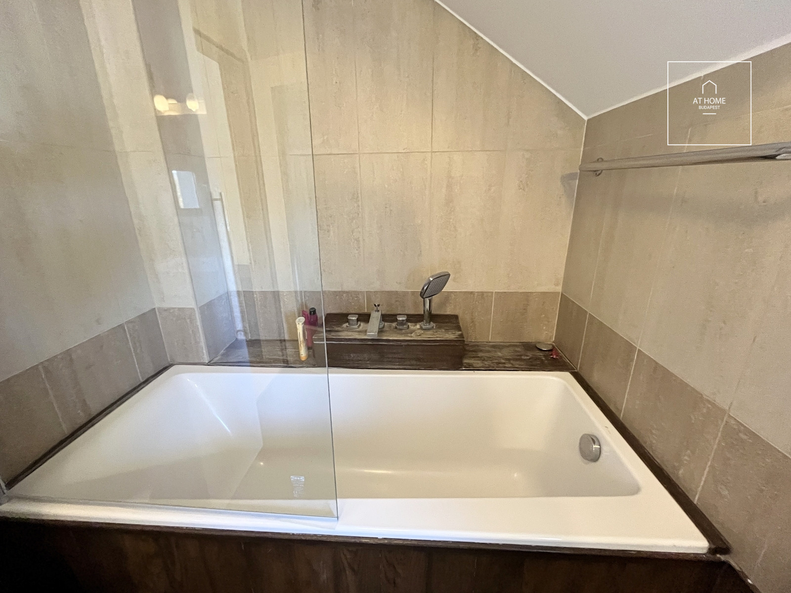 Semi-detached house for sale in Táborhegy – quiet green area with panoramic views