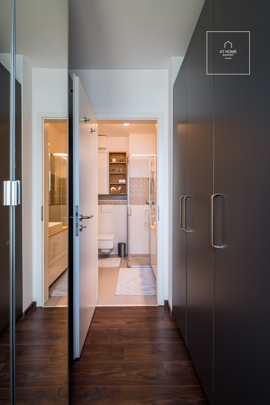 Newly built, three-bedroom, fully furnished apartment with a terrace in Marina Part