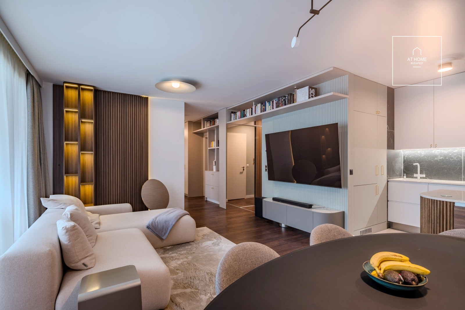 Newly built, three-bedroom, fully furnished apartment with a terrace in Marina Part