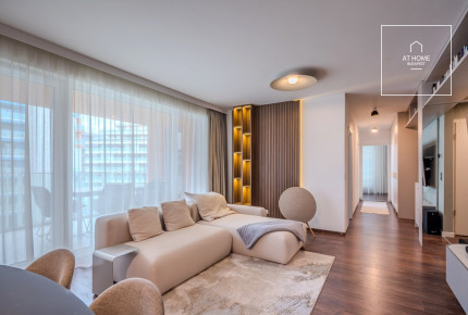 Newly built, three-bedroom, fully furnished apartment with a terrace in Marina Part