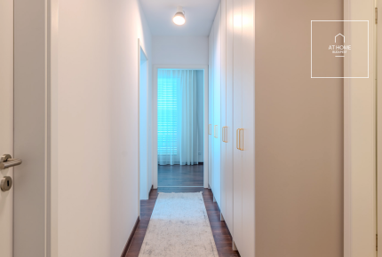 Newly built, three-bedroom, fully furnished apartment with a terrace in Marina Part