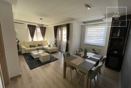 Sunlit, three-bedroom modern apartment in Marina Part