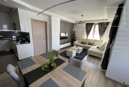 Sunlit, three-bedroom modern apartment in Marina Part