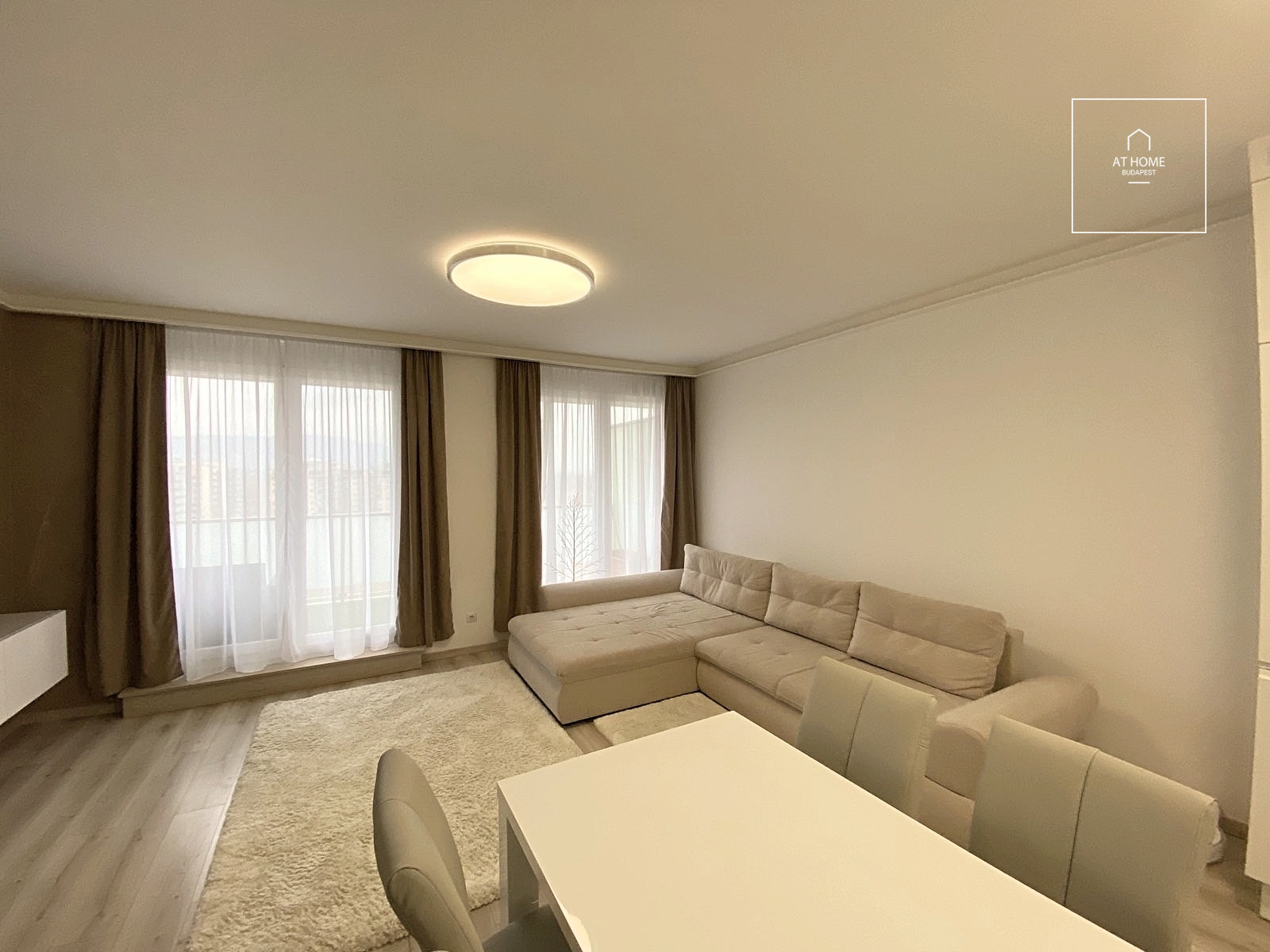 Örök panorámás újépítésű penthouse lakás a Marina Parton