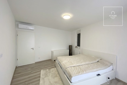 Örök panorámás újépítésű penthouse lakás a Marina Parton