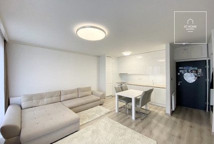 Newly built penthouse apartment with uninterrupted panoramic views at Marina Part