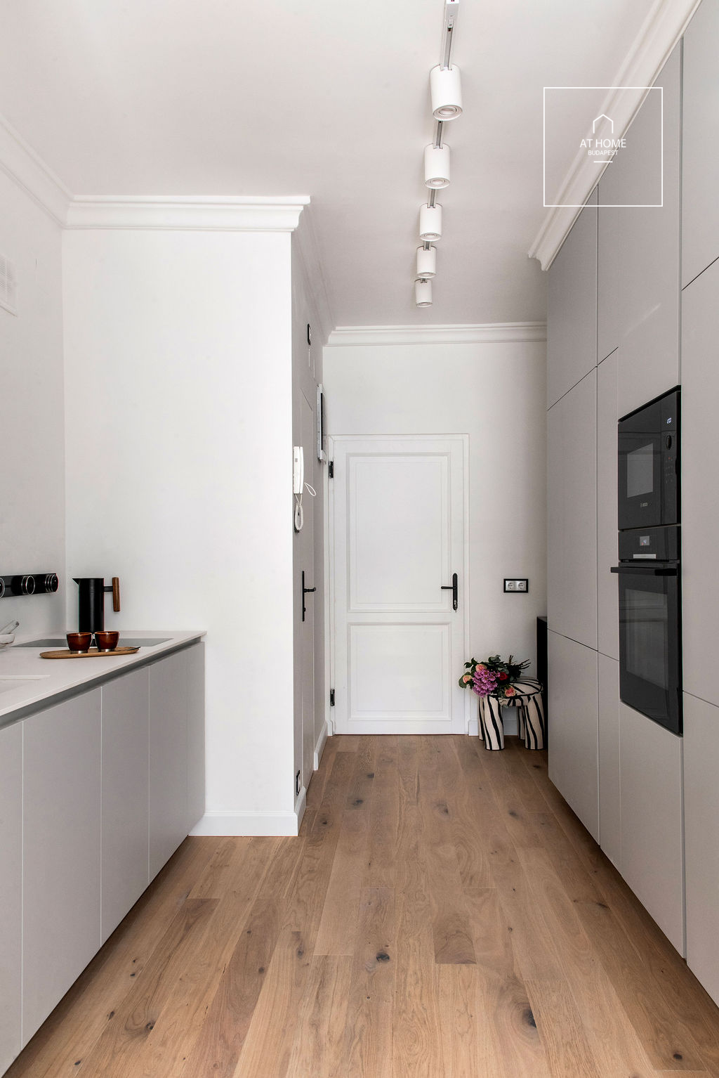 Exclusive Renovated 38 sqm One-Bedroom Apartment in District V, Lipótváros