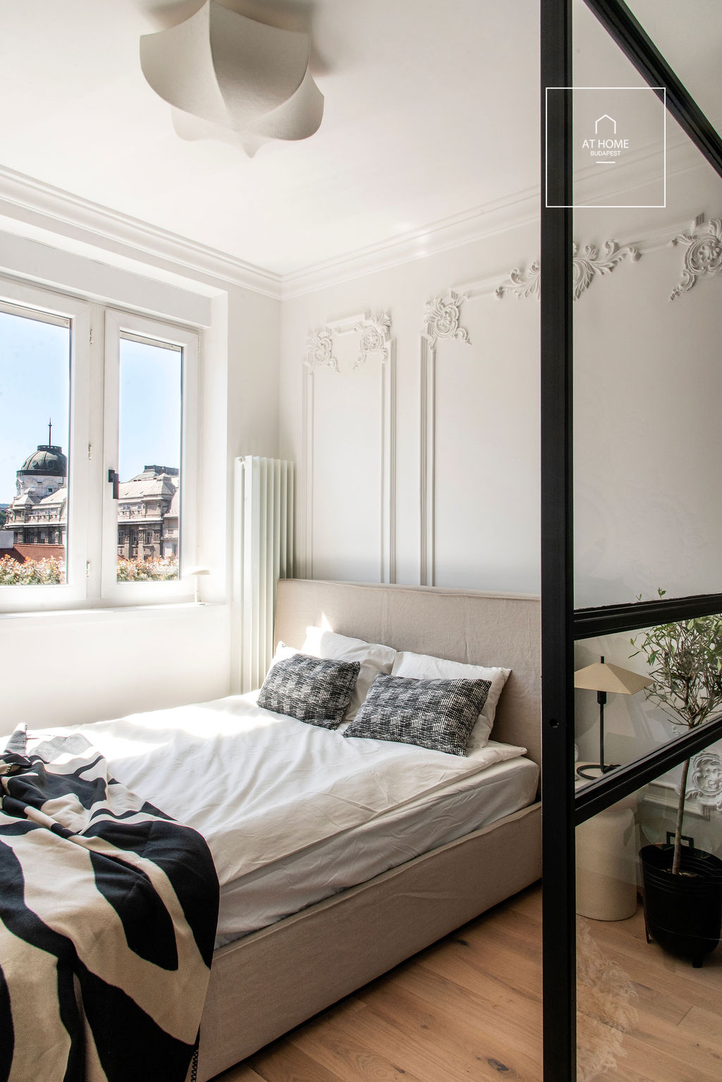 Exclusive Renovated 38 sqm One-Bedroom Apartment in District V, Lipótváros