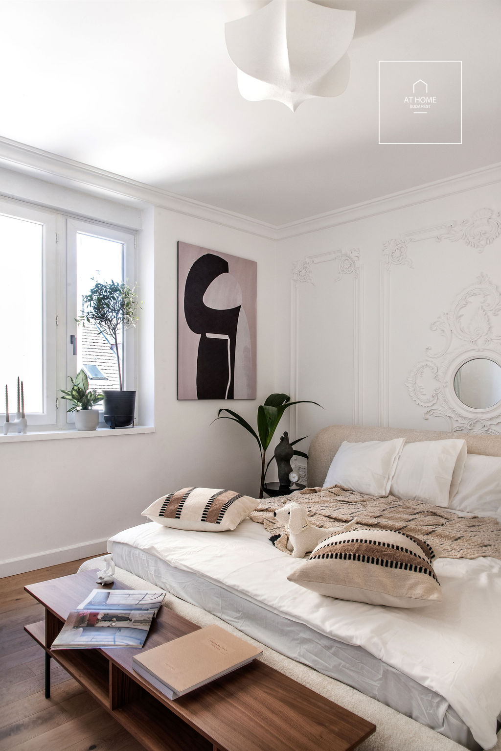 Exclusive Renovated 70 sqm One-Bedroom Apartment in District V, Lipótváros