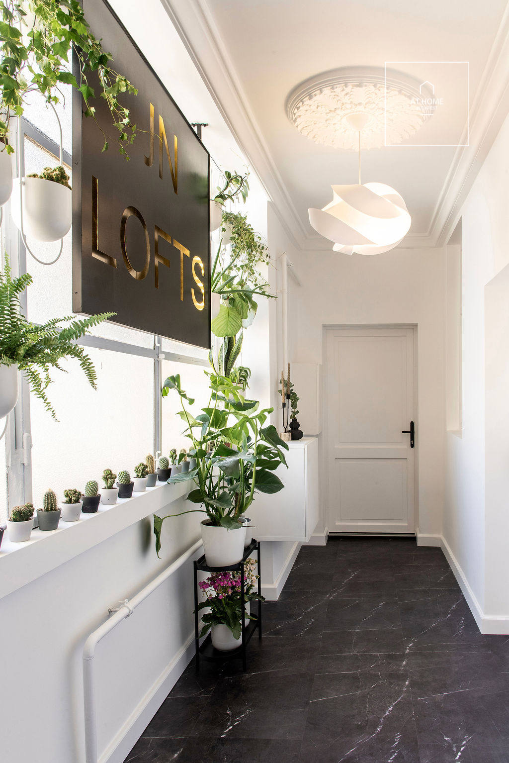 Exkluzív 70nm-es felújított 1 hálószobás lakás V. kerület, Lipótváros