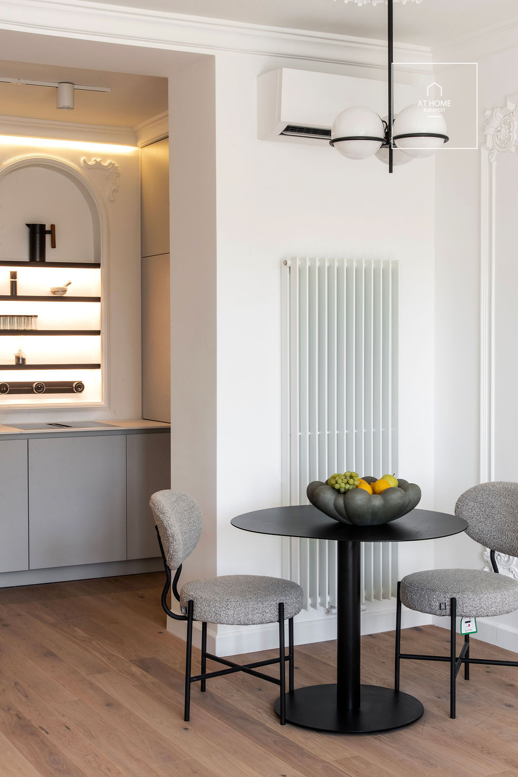 Exclusive Renovated 70 sqm One-Bedroom Apartment in District V, Lipótváros