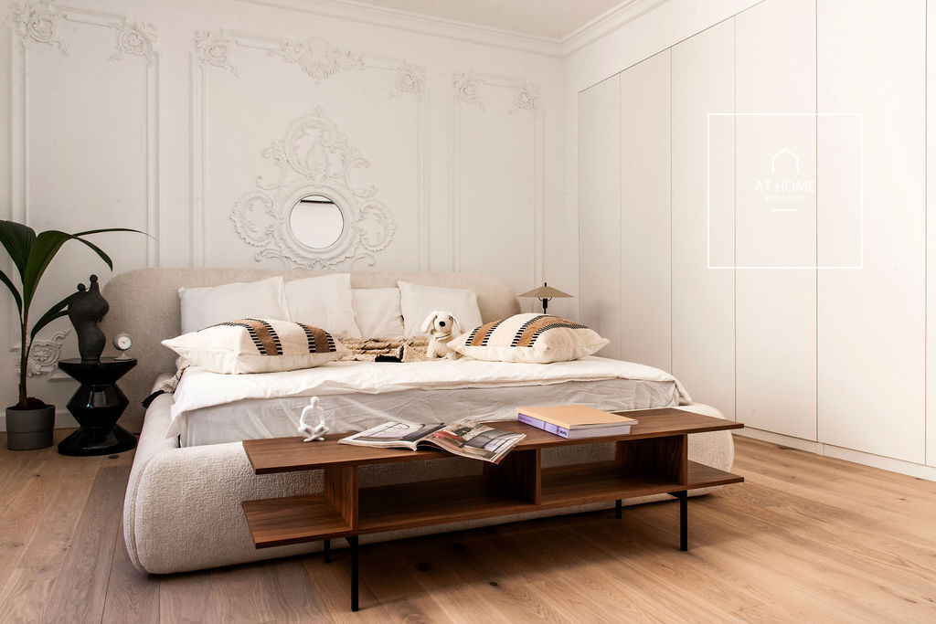 Exclusive Renovated 70 sqm One-Bedroom Apartment in District V, Lipótváros