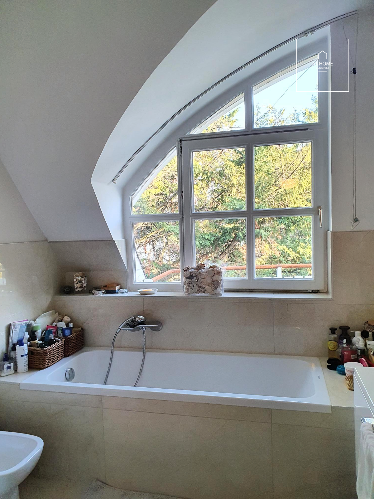 Renovated 152 sqm duplex apartment with a terrace in a private setting in District XII