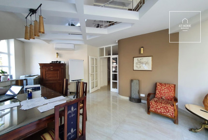 Renovated 152 sqm duplex apartment with a terrace in a private setting in District XII