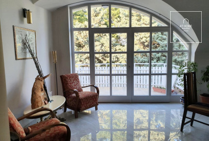 Felújított 152nm-es belső kétszintes lakás terasszal, privát környezetben a XII. kerületben