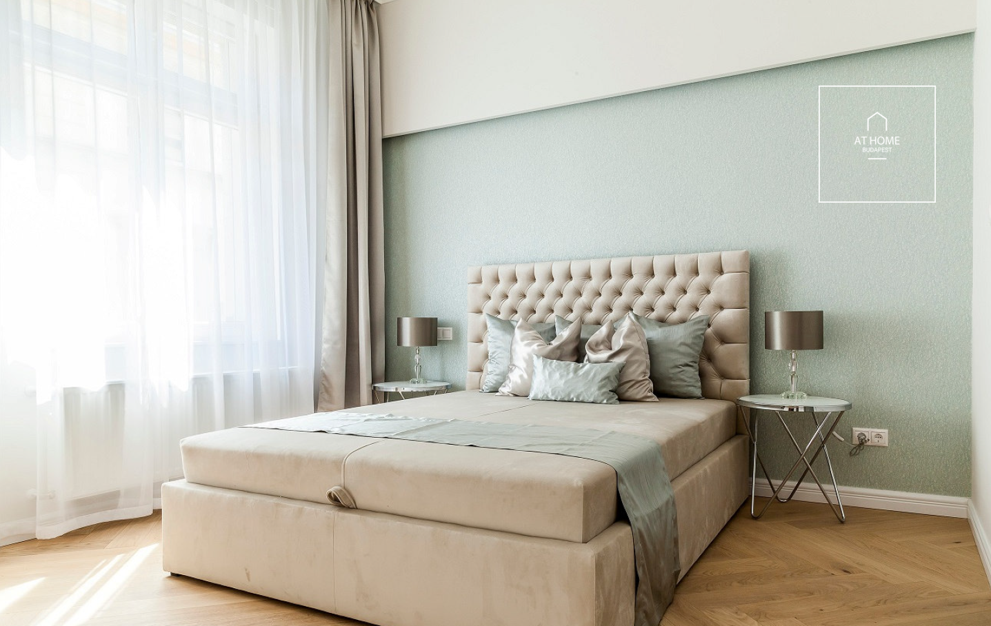 Newly furnished and renovated apartment in classical building in the Centre of Budapest