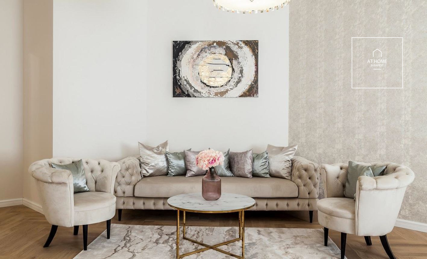 Newly furnished and renovated apartment in classical building in the Centre of Budapest