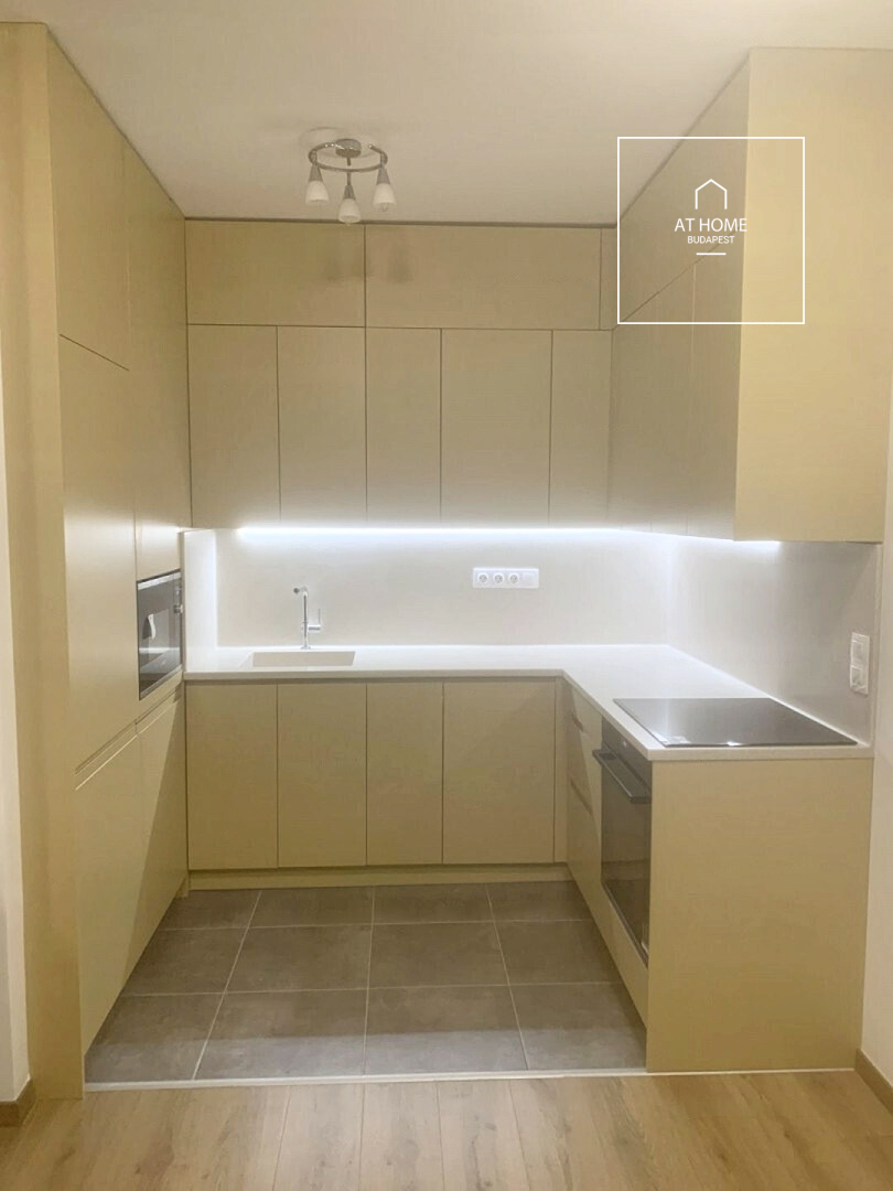 Newly built 2-bedroom apartment with park view on the Marina waterfront