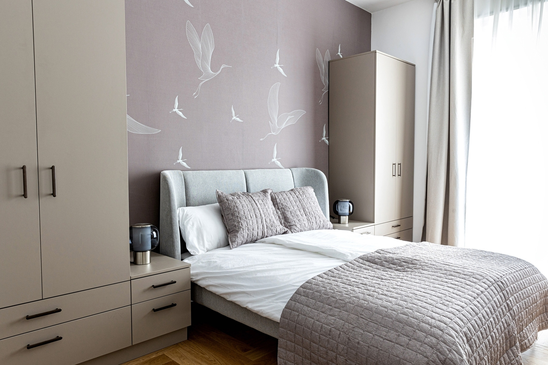 Fully renovated 2-bedroom apartment with a balcony near the Opera House