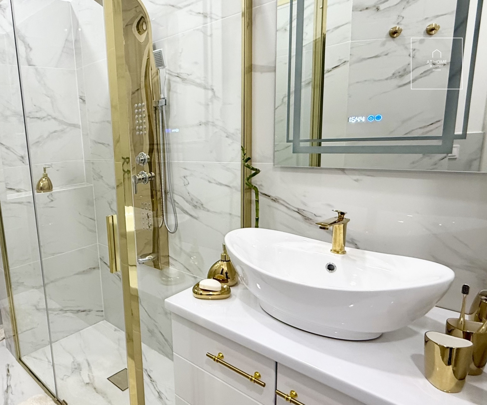 Renovated, fully equipped downtown apartment in District V