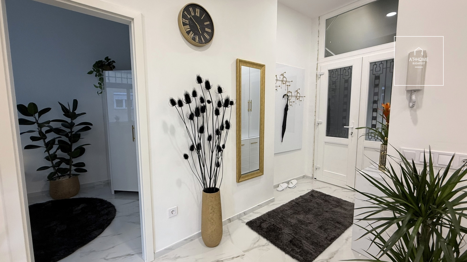 Renovated, fully equipped downtown apartment in District V