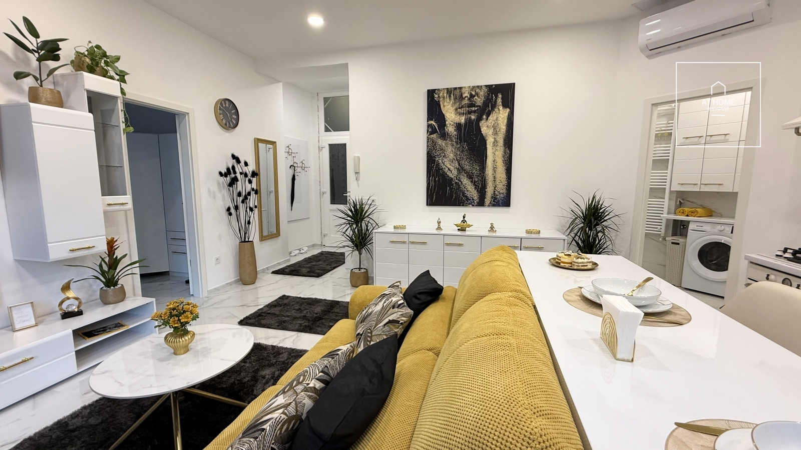 Renovated, fully equipped downtown apartment in District V