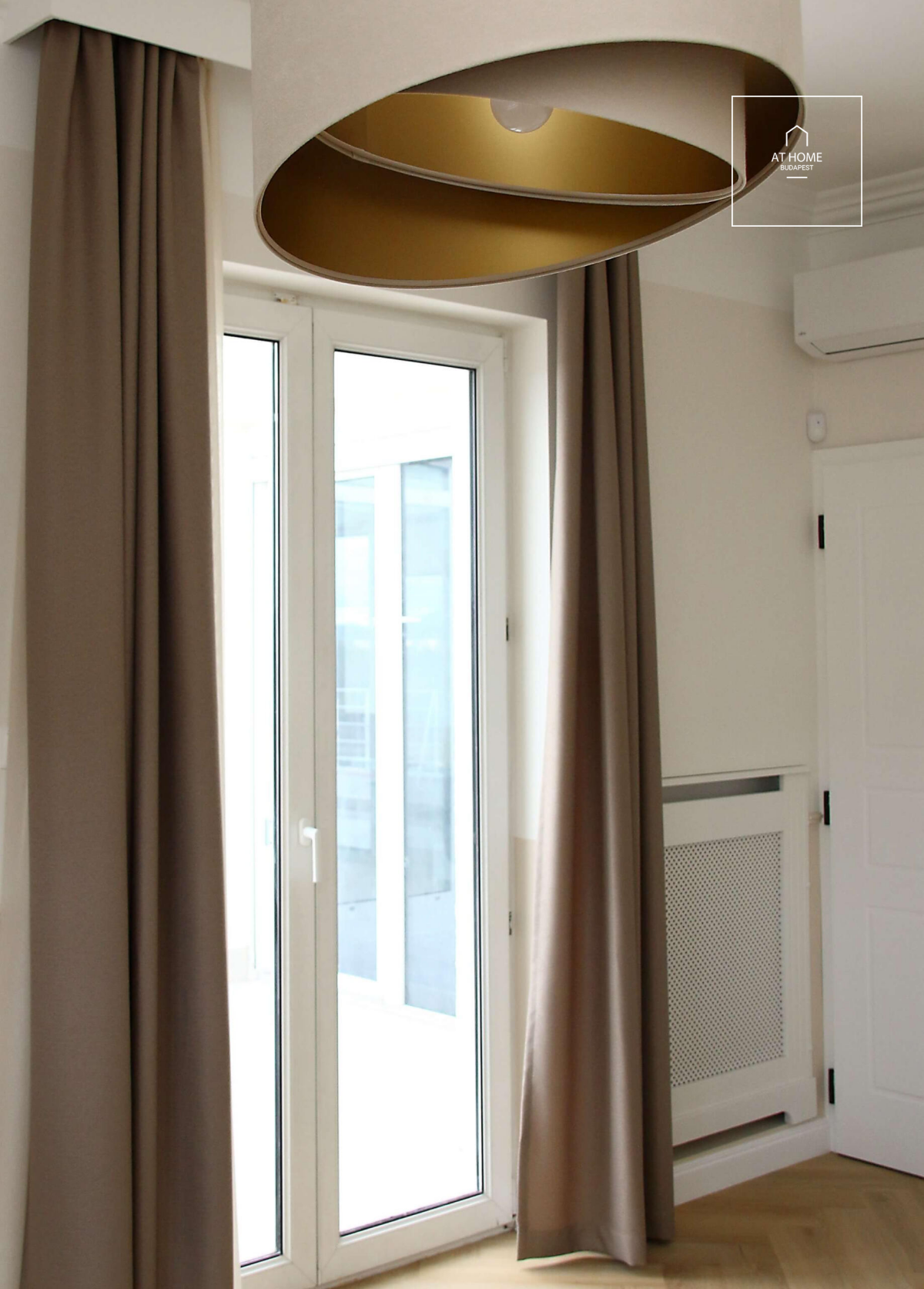 Panorámás, 2 hálószobás penthouse lakás télikerttel, prémium szolgáltatásokkal Újlipótvárosban