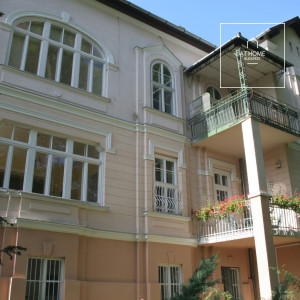 Penthouse apartment in a fully renovated villa building in the 2nd district, on Rózsadomb