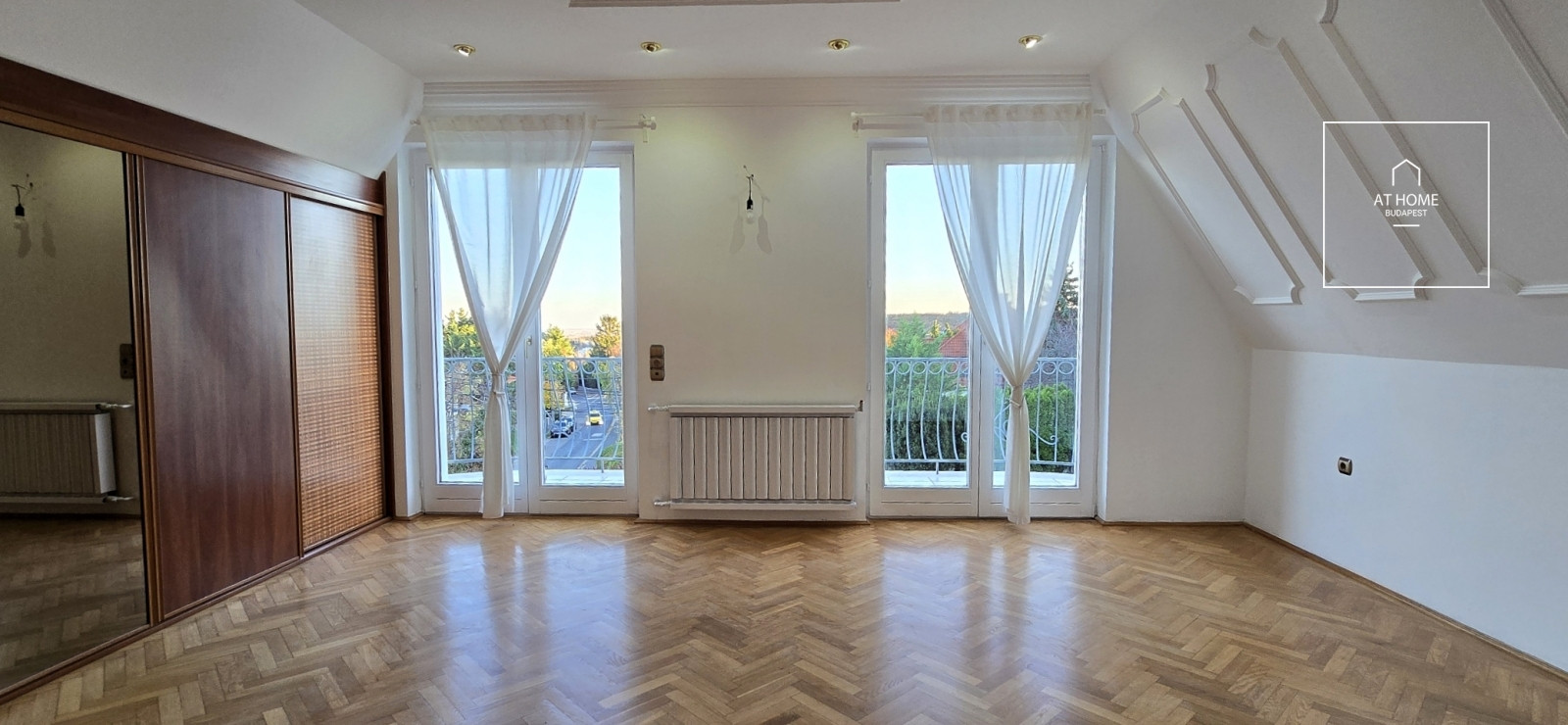 Renovated 210 sqm three-storey family home in one of the most sought-after areas of Rózsadomb
