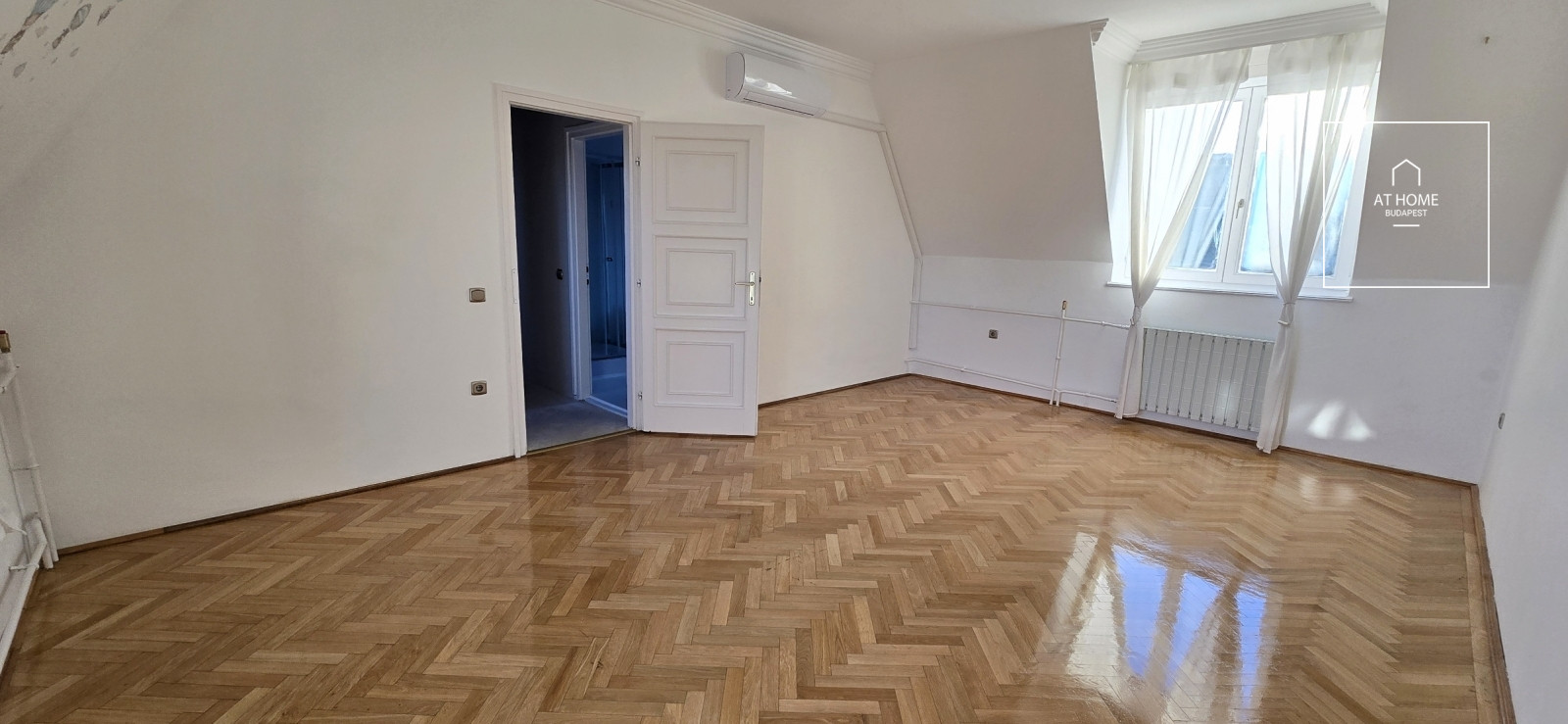 Felújított 210nm-es háromszintes családi ház Rózsadomb egyik legkedveltebb részén