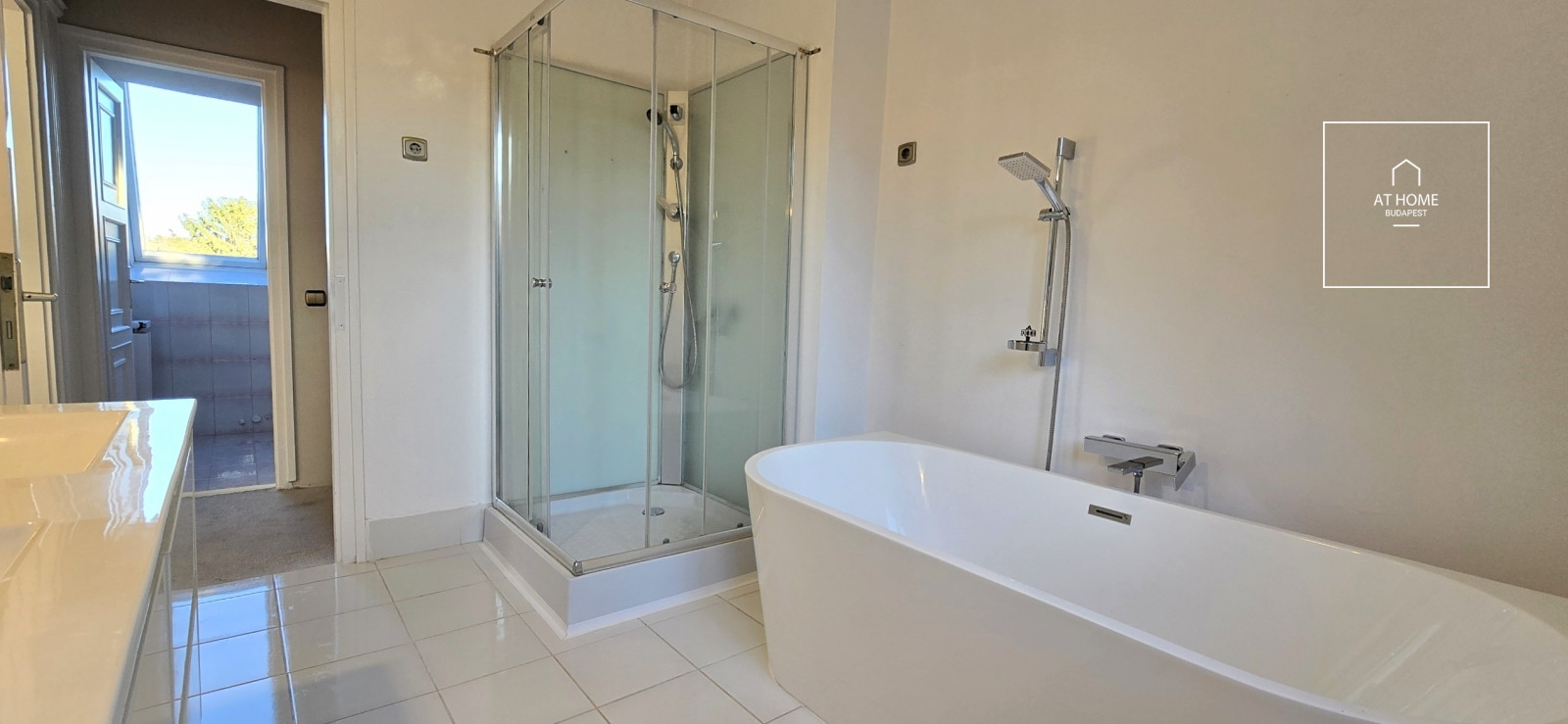 Renovated 210 sqm three-storey family home in one of the most sought-after areas of Rózsadomb