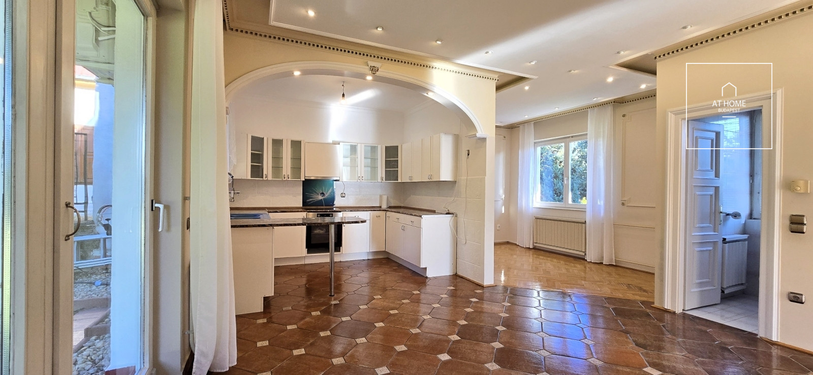 Renovated 210 sqm three-storey family home in one of the most sought-after areas of Rózsadomb