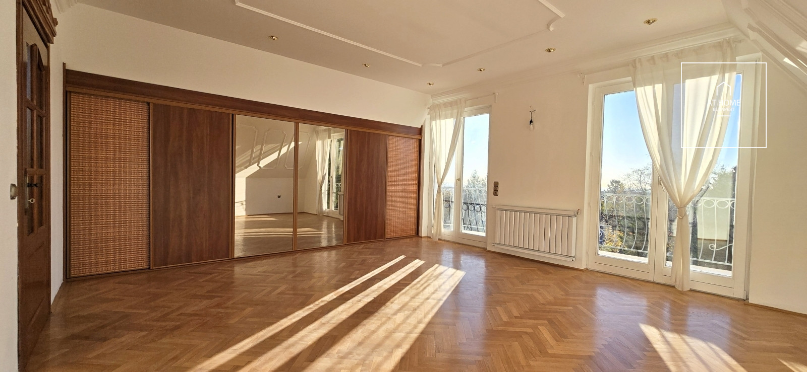 Renovated 210 sqm three-storey family home in one of the most sought-after areas of Rózsadomb