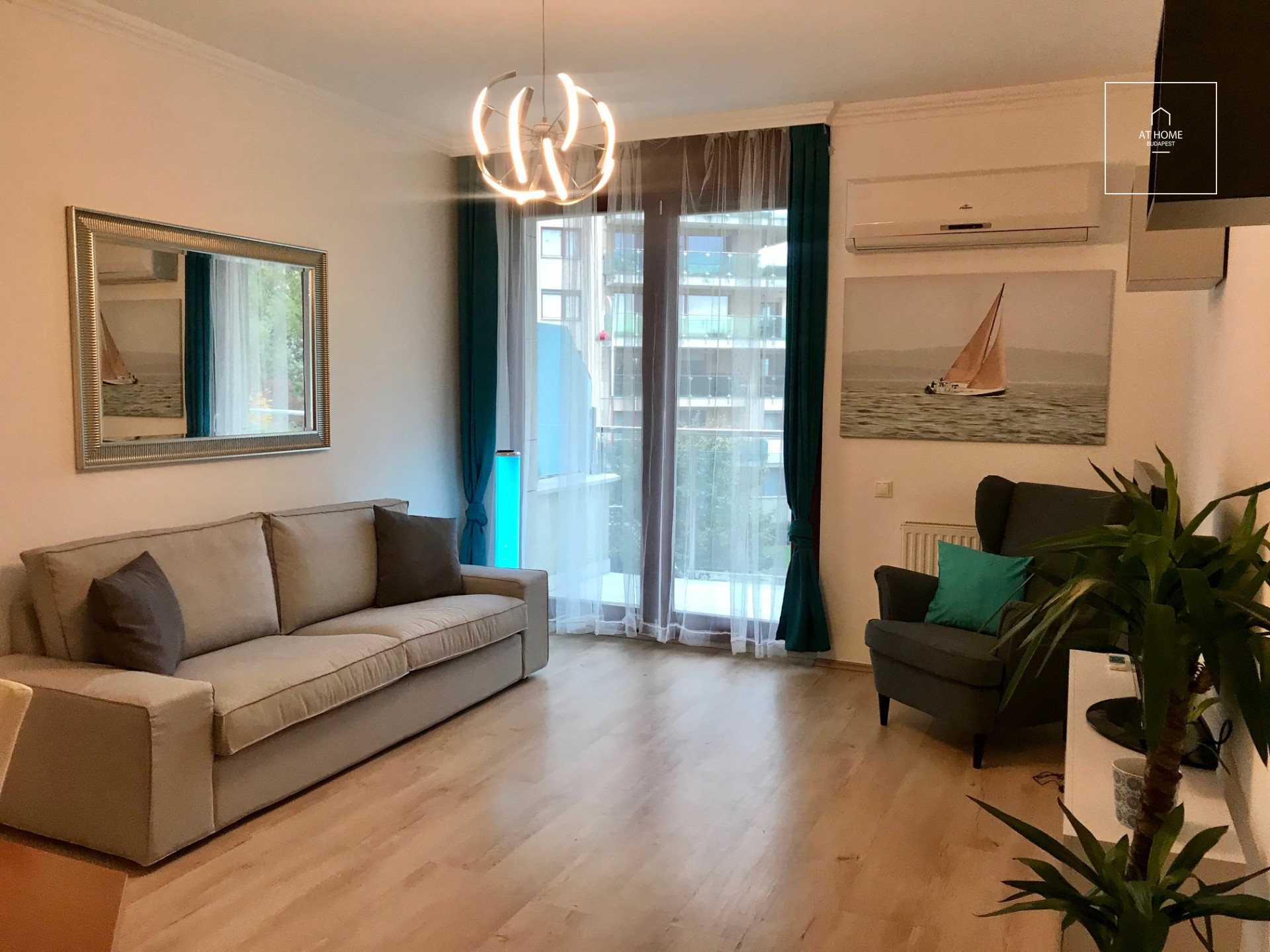 2-bedroom apartment with a view of the Danube for rent in XIII. district