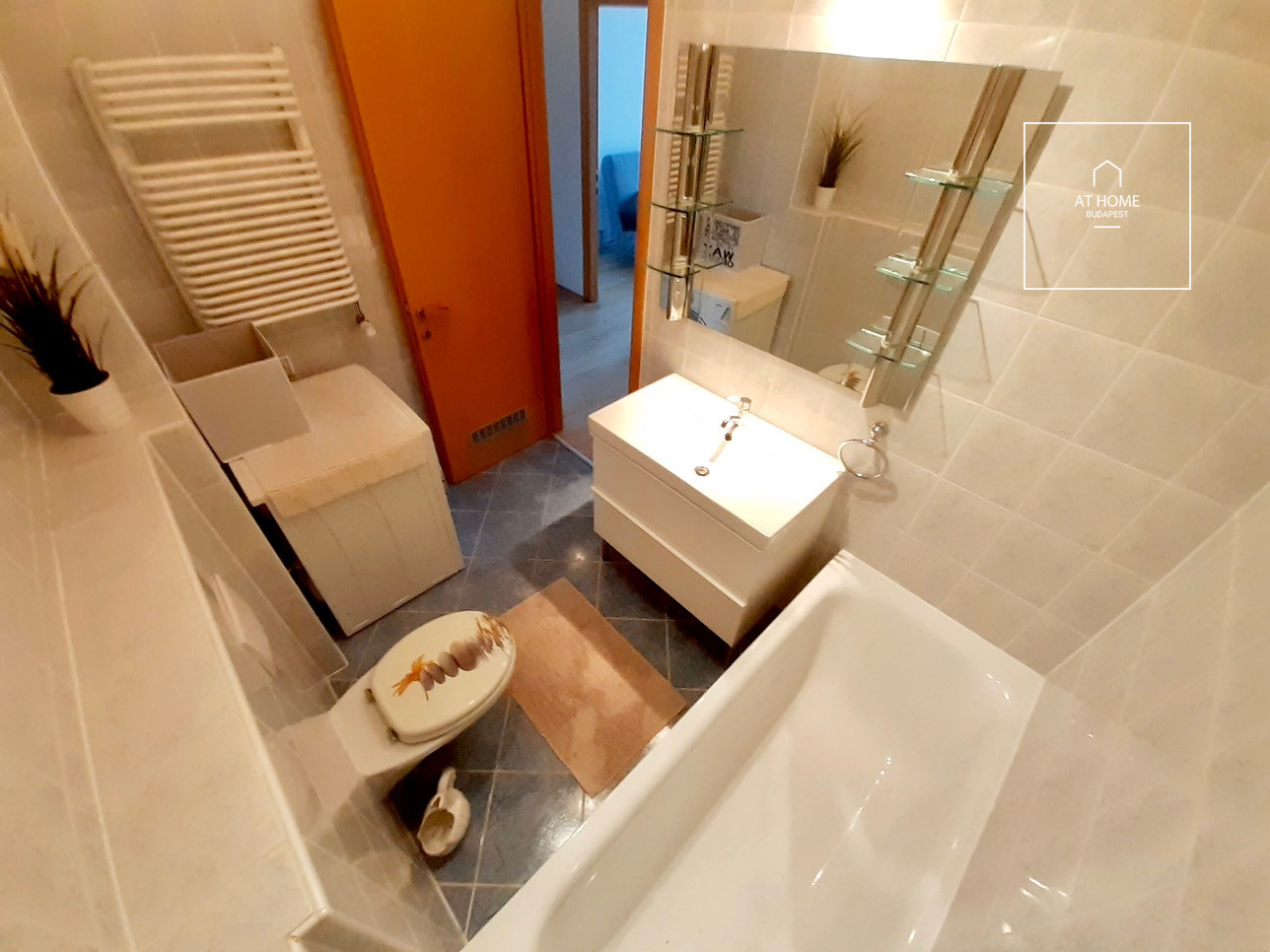 2-bedroom apartment with a view of the Danube for rent in XIII. district