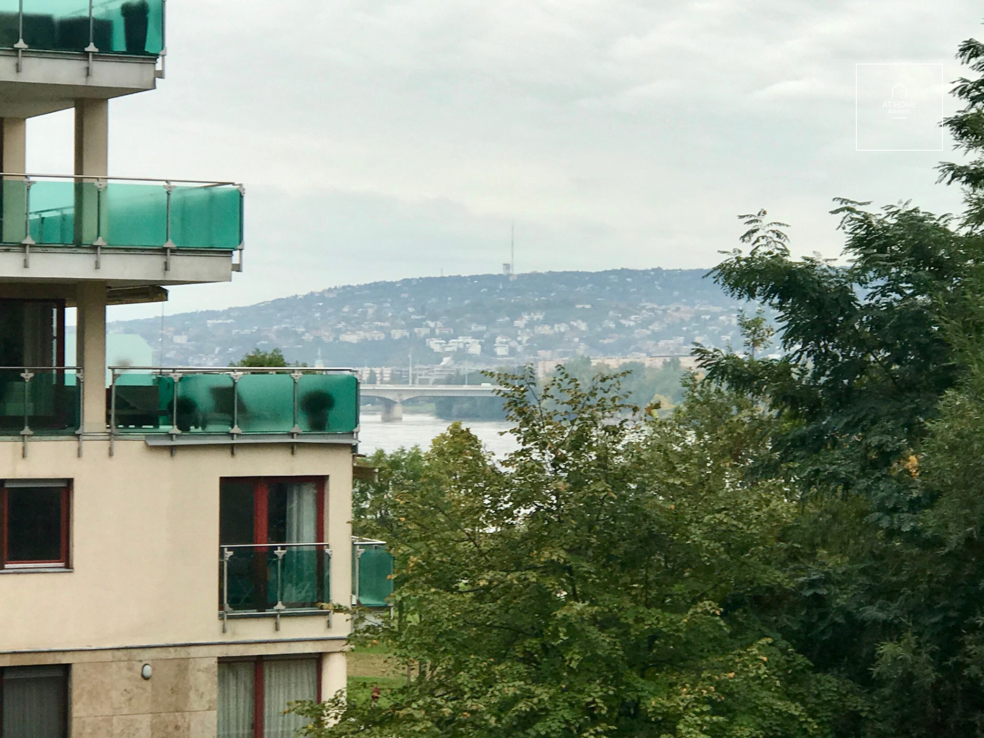 2-bedroom apartment with a view of the Danube for rent in XIII. district