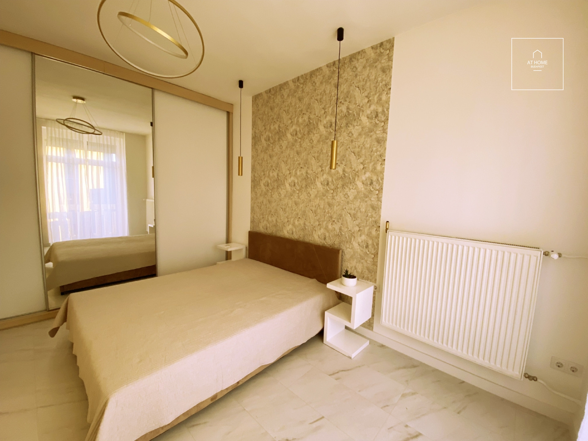 Renovated 83 sqm apartment with 2 bedrooms and 3 balconies near the Parliament