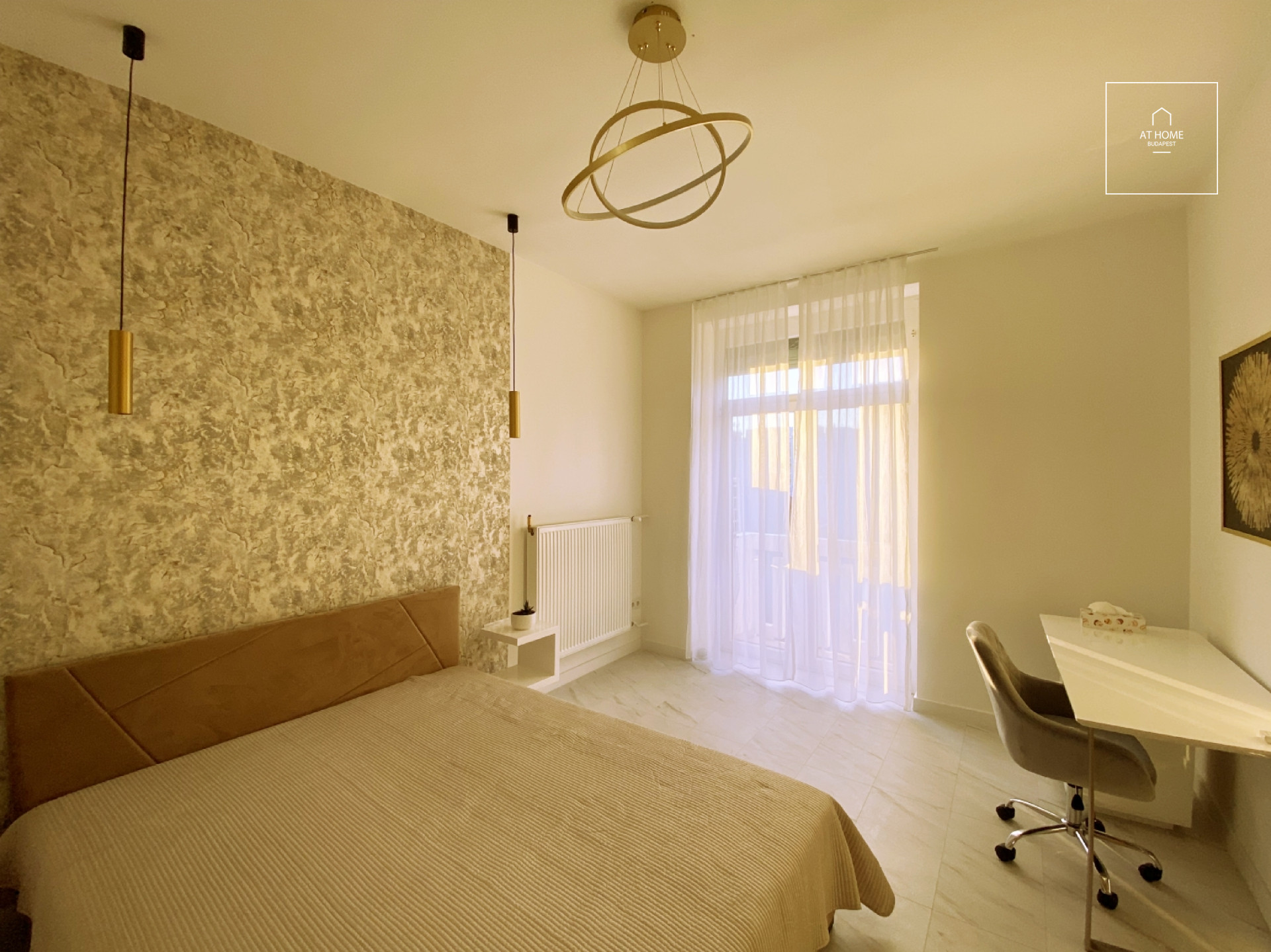 Renovated 83 sqm apartment with 2 bedrooms and 3 balconies near the Parliament