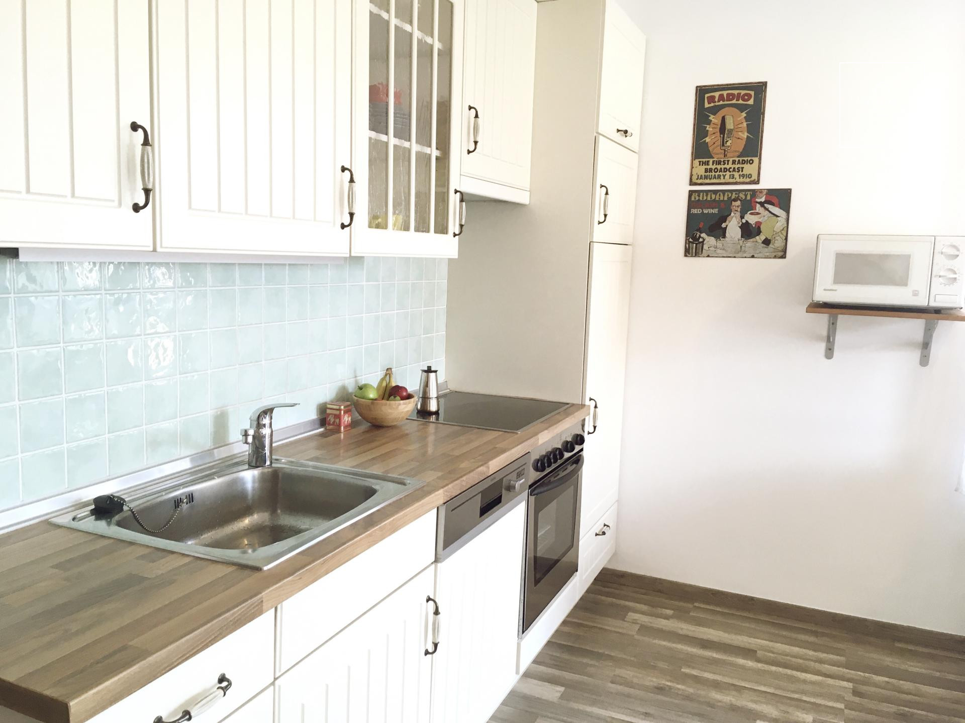 Sunny apartment for rent Budapest VI. district, Belváros