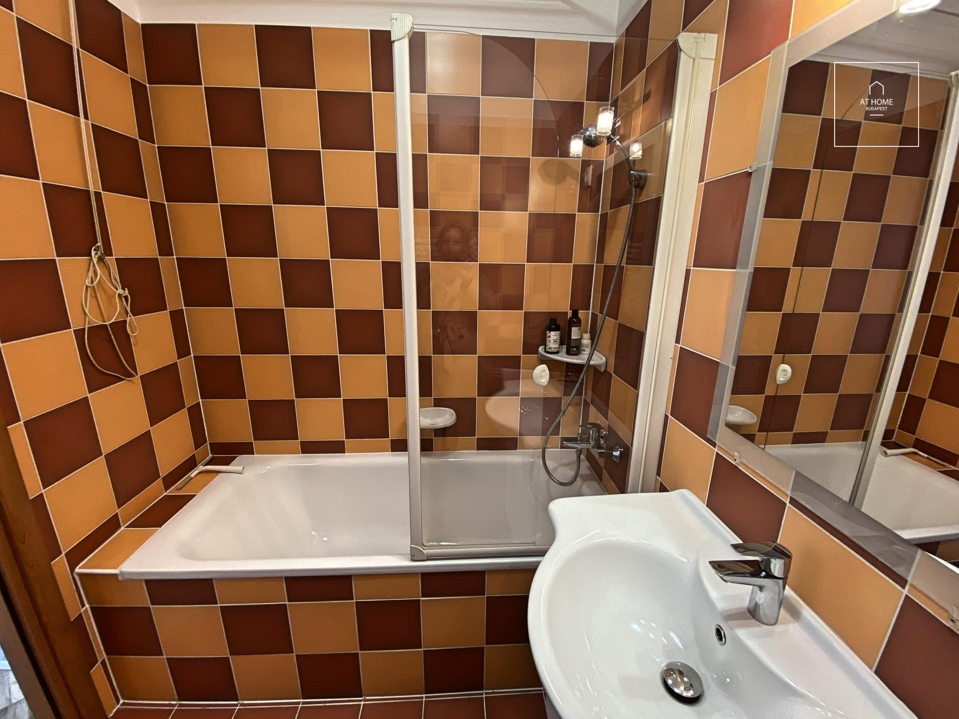 Sunny apartment for rent Budapest VI. district, Belváros