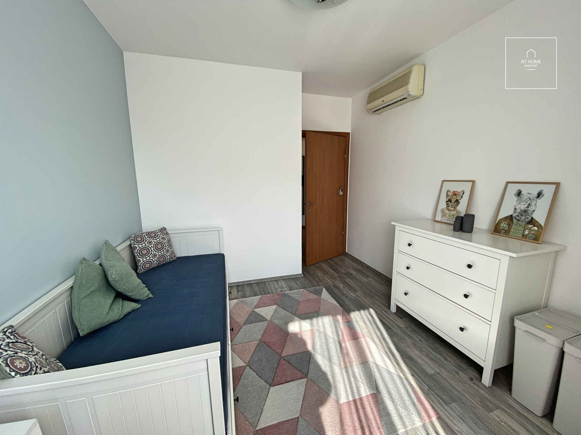 Sunny apartment for rent Budapest VI. district, Belváros