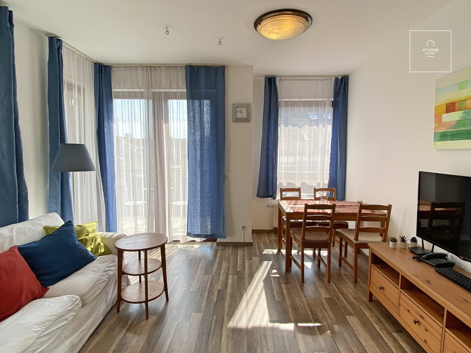 Sunny apartment for rent Budapest VI. district, Belváros