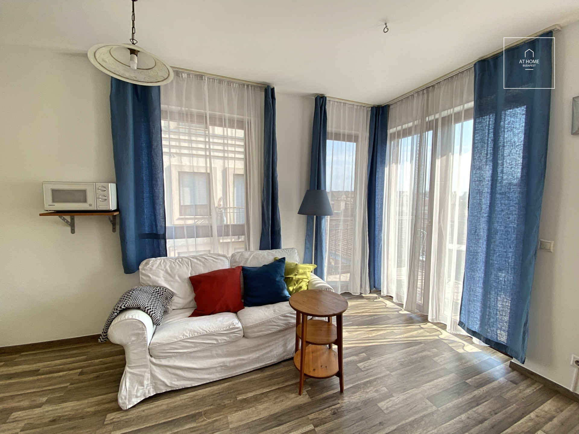 Sunny apartment for rent Budapest VI. district, Belváros