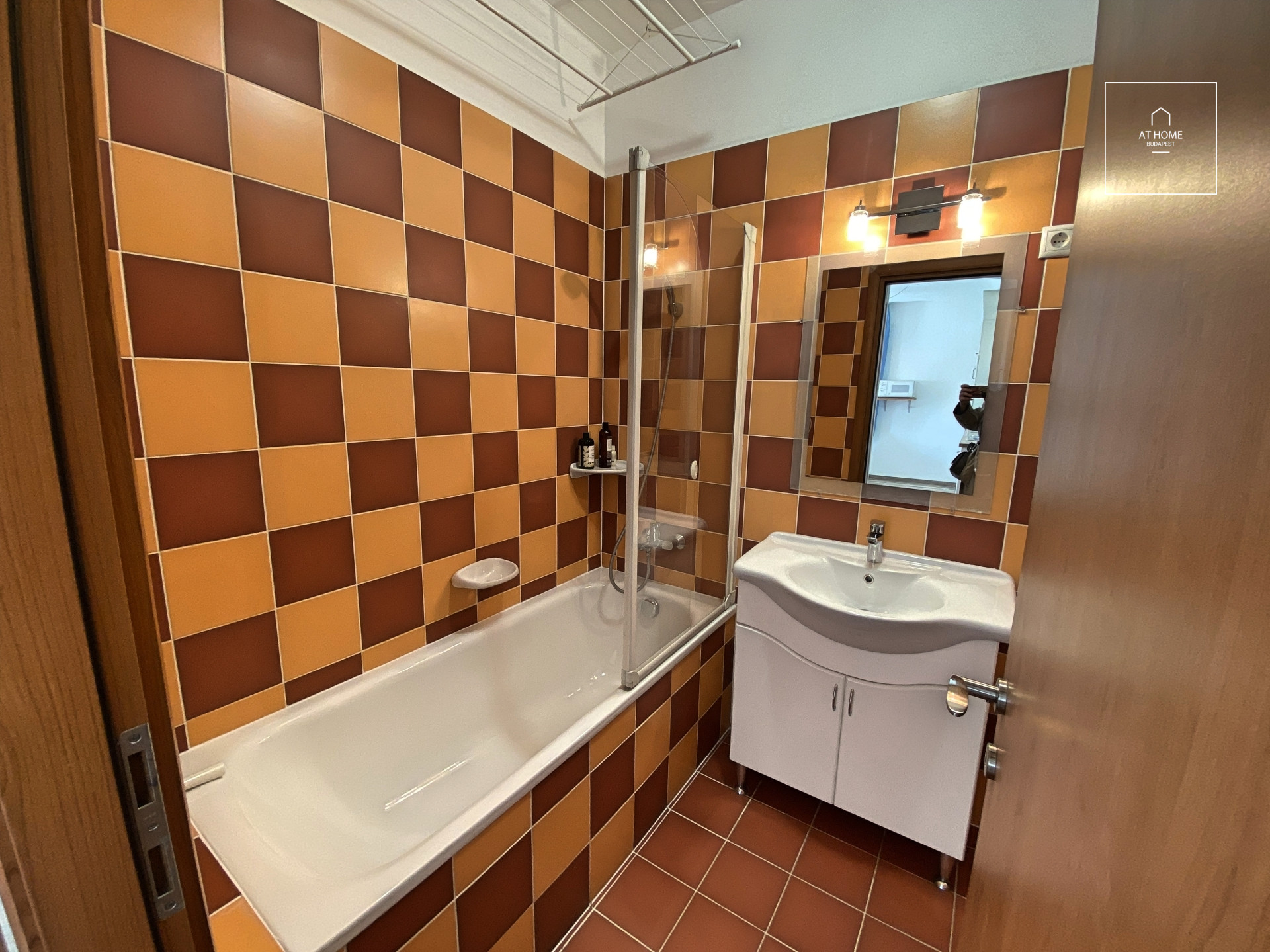 Sunny apartment for rent Budapest VI. district, Belváros