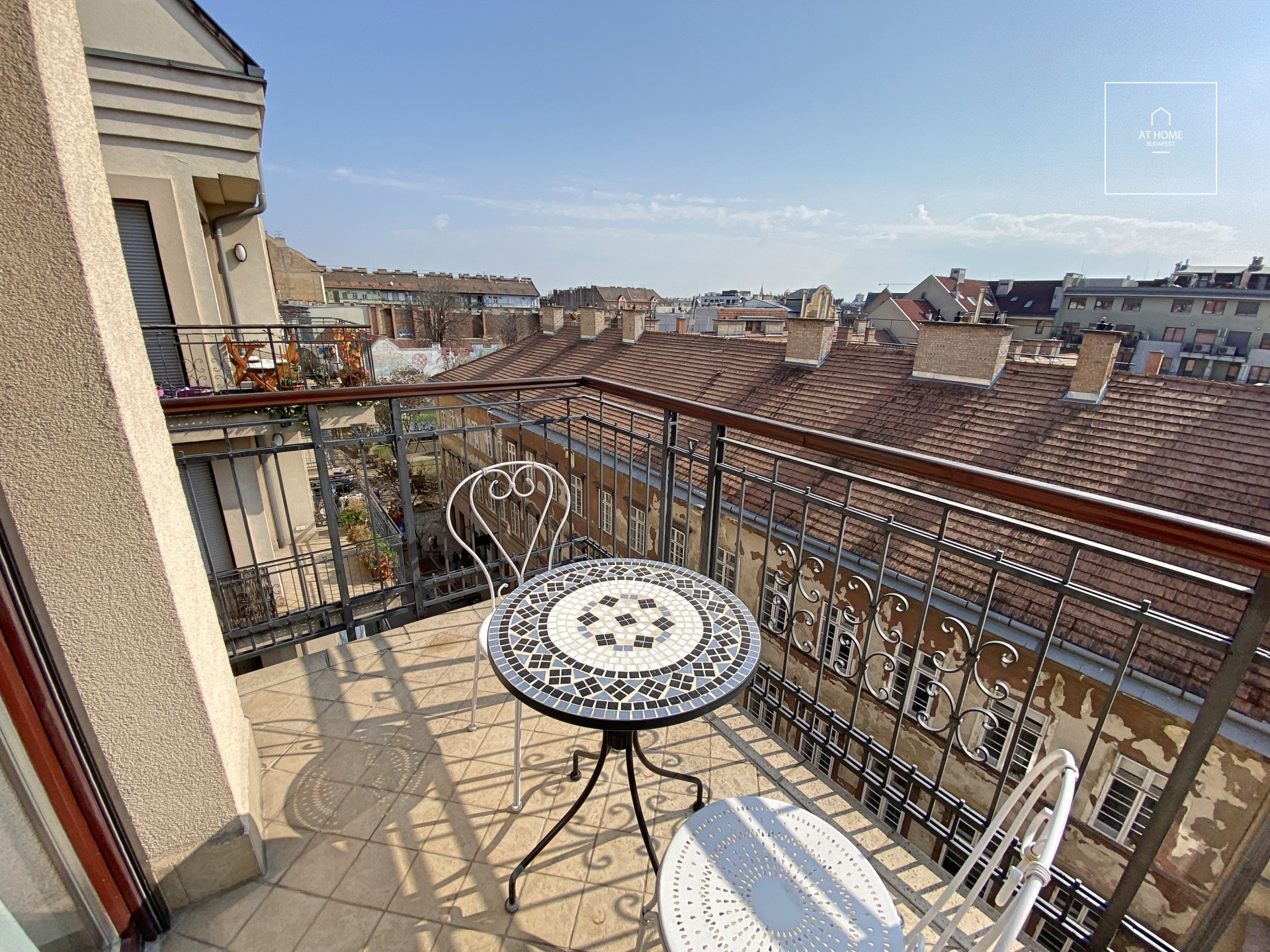 Sunny apartment for rent Budapest VI. district, Belváros