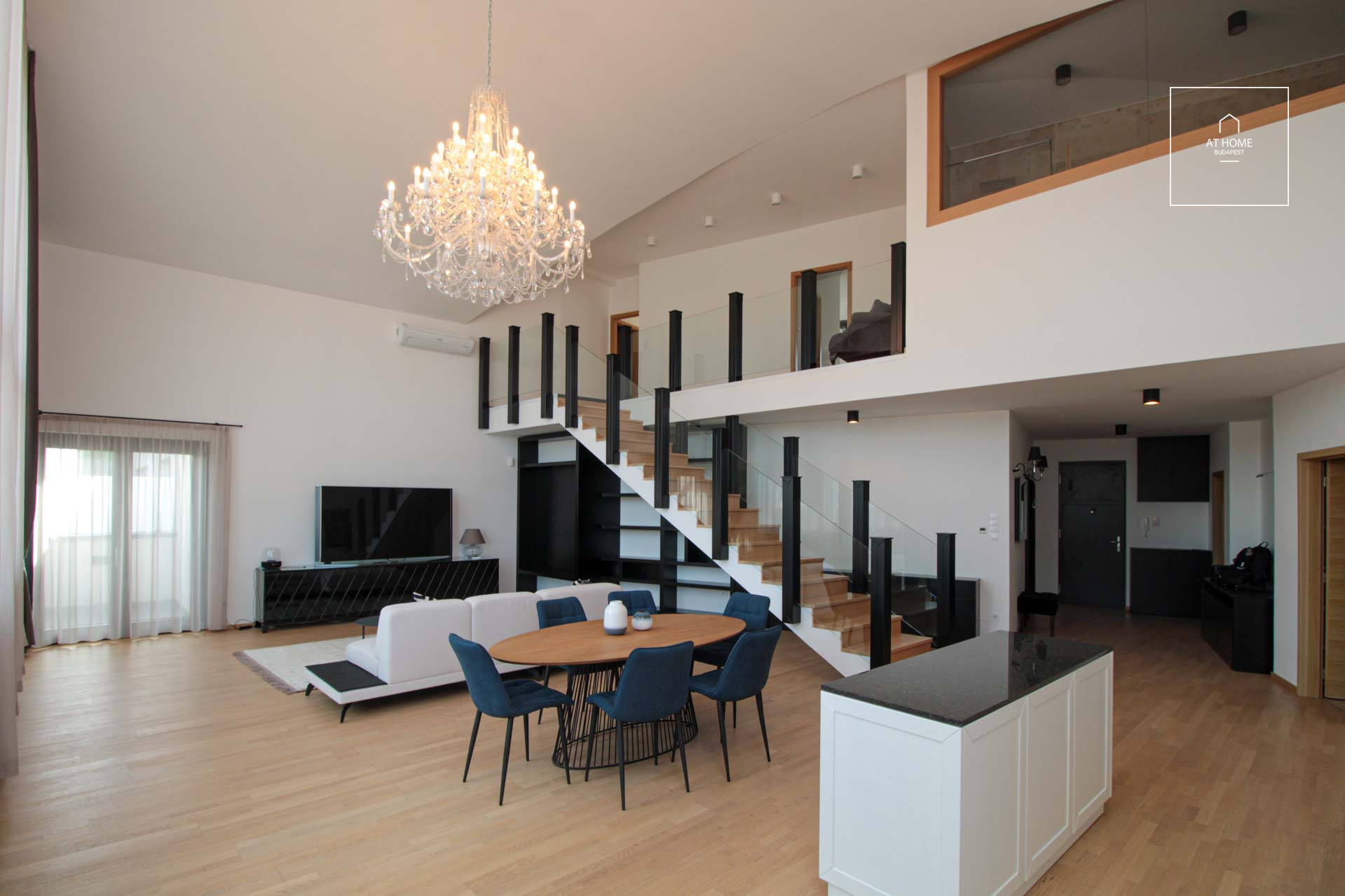 Exclusive apartment for rent in the V. district Budapest