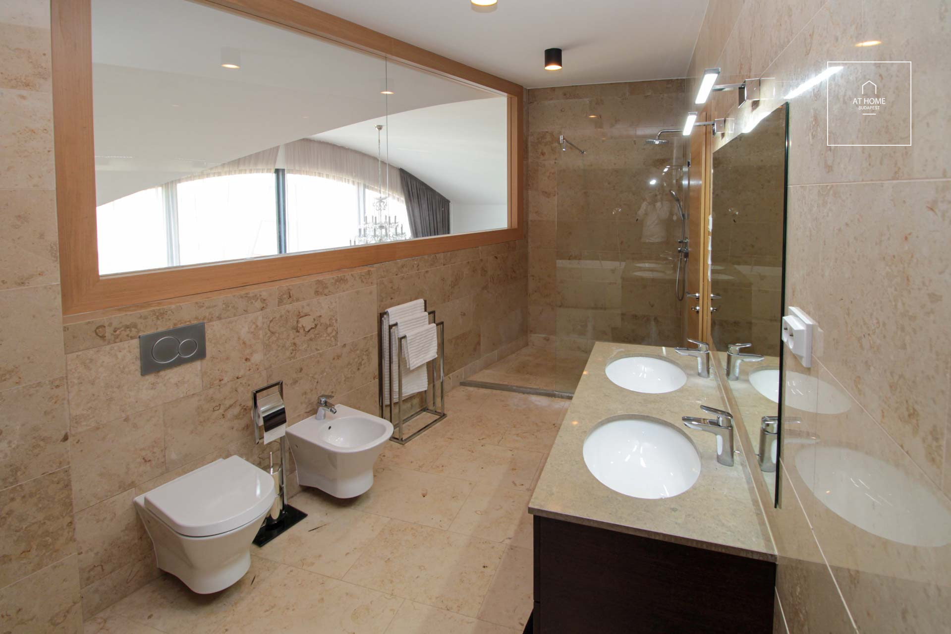 Exclusive apartment for rent in the V. district Budapest