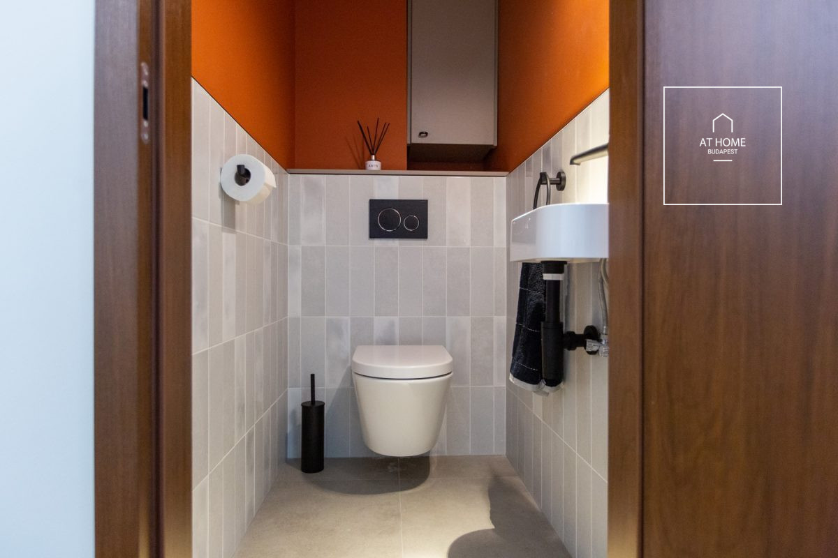 Panoramic 2-bedroom apartment with a 30 sqm terrace on Gellért Hill